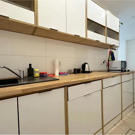 홈스테이 August - Peaceful Retreat, 10 Minutes To Old Town & Seaside *