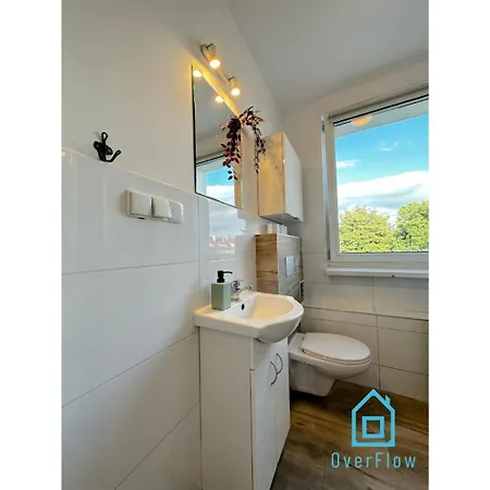 Alloggio in famiglia August - Peaceful Retreat, 10 Minutes To Old Town & Seaside *