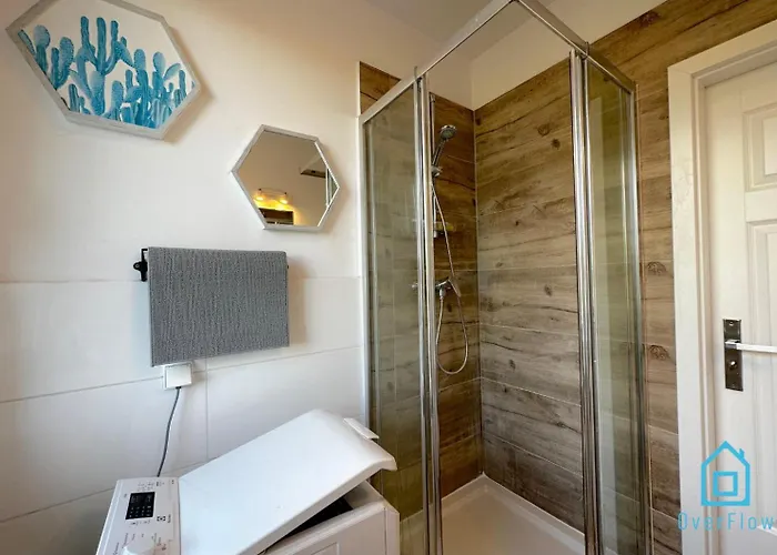 August - Peaceful Retreat, 10 Minutes To Old Town & Seaside Pansiyon *