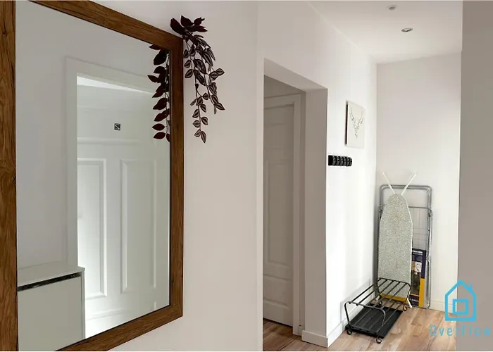 August - Peaceful Retreat, 10 Minutes To Old Town & Seaside Pansiyon