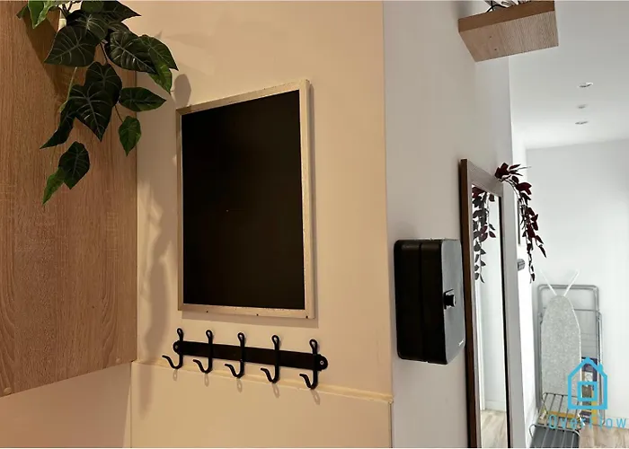 August - Peaceful Retreat, 10 Minutes To Old Town & Seaside Gdansk