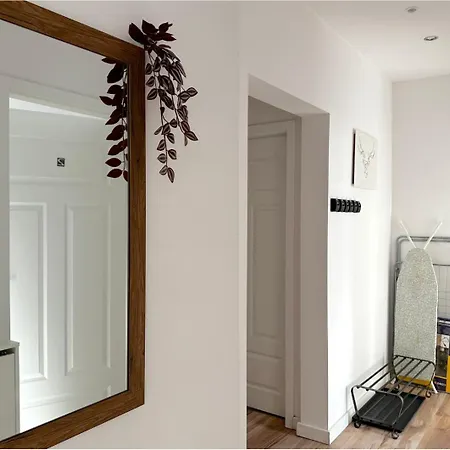 August - Peaceful Retreat, 10 Minutes To Old Town & Seaside Homestay